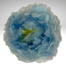 Lade das Bild in den Galerie-Viewer, Pfingstrose Papierblüte blau